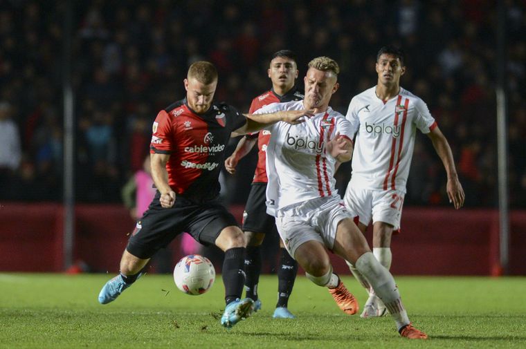 Colón y Estudiantes empataron 2-2 por la fecha 11 de la Liga Profesional
