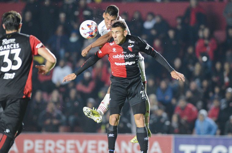 Colón y Estudiantes empataron 2-2 por la fecha 11 de la Liga Profesional
