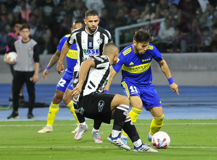 FOTO: Boca se impuso por 2-1 en Santiago del Estero.