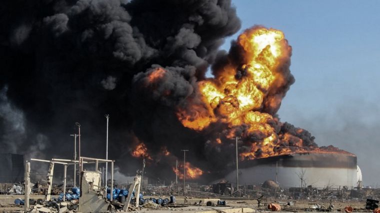 FOTO: Explotó una refinería ilegal de petróleo en Nigeria: 110 muertos (AFP/DW)