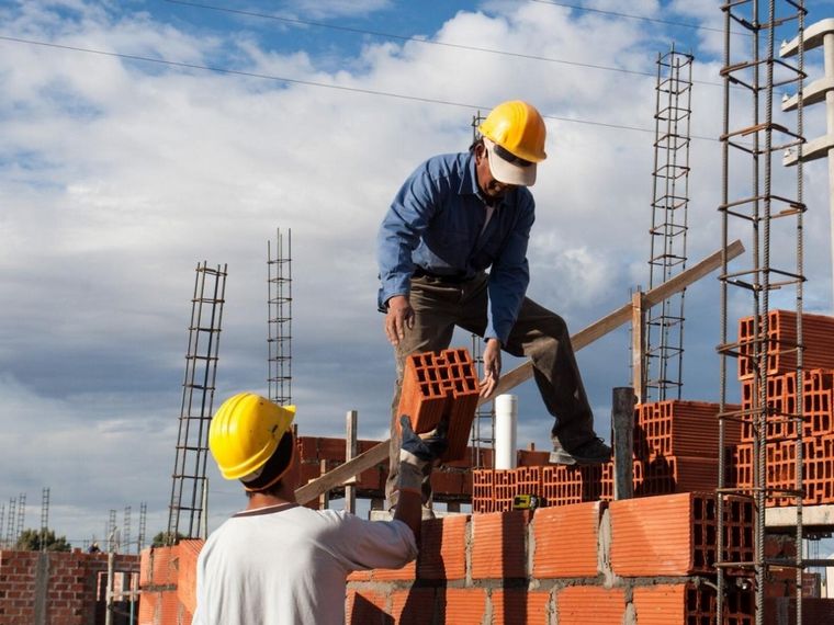 FOTO: El sector de la construcción tiene problemas para conseguir empleados.