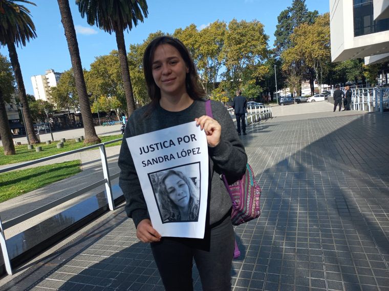 FOTO: Piden Justicia por Sandra López, asesinada cuando atendía en un cotillón. 