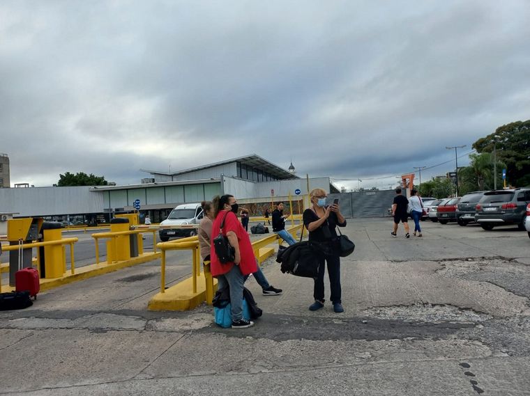 FOTO: Amenaza de bomba en la terminal de ómnibus de Rosario