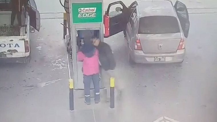 Otro ataque a un playero: un hombre noqueó a un trabajador de un cabezazo