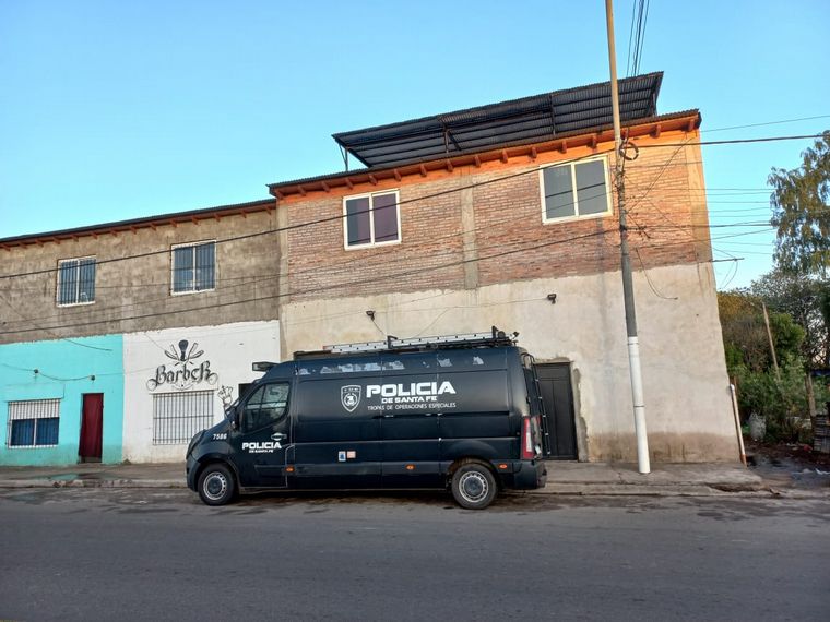 Allanan a miembros de "Los Monos"