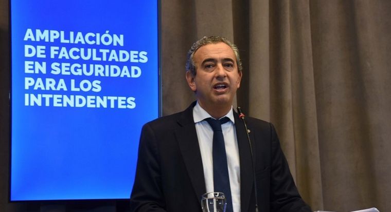 Javkin reclamó al gobierno nacional en medio de ola violenta que no cesa. 