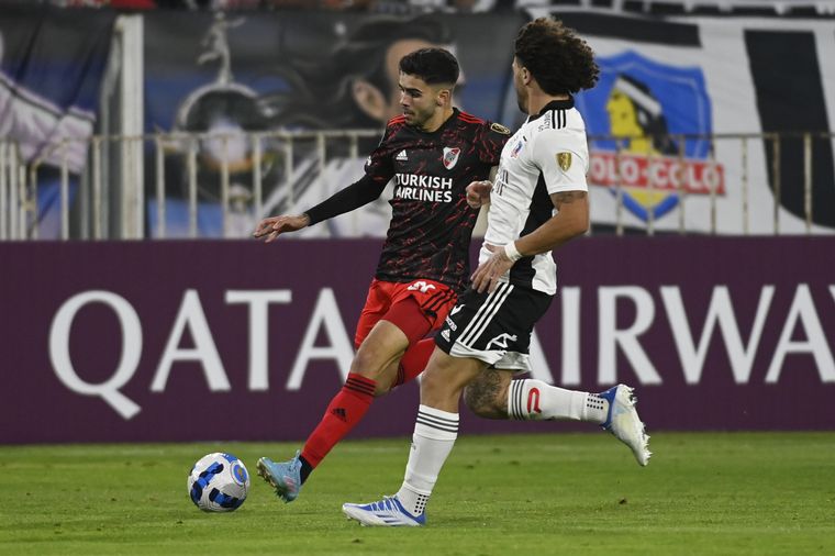 River se mide con Colo-Colo en Santiago de Chile.