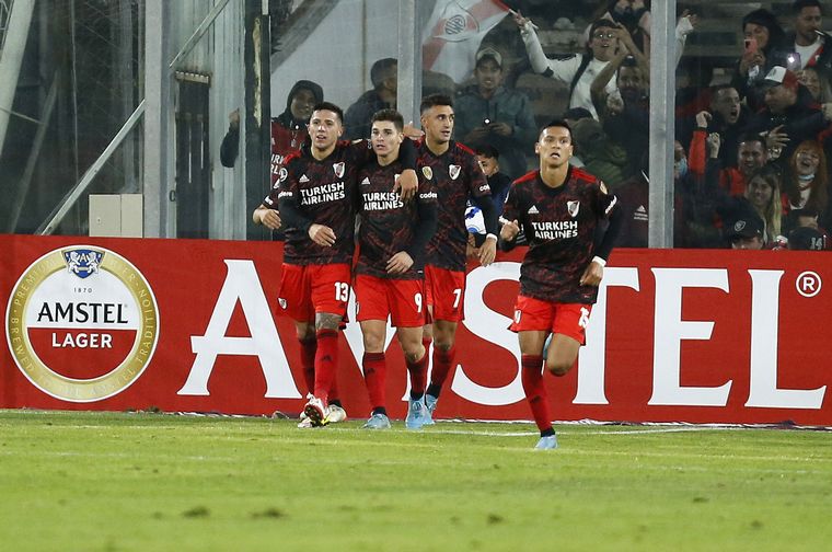 River pisó fuerte sobre el final y le ganó a Colo Colo en Chile.
