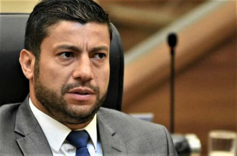 El diputado santafesino dijo que Cerruti no entendió el concepto "sitiar".