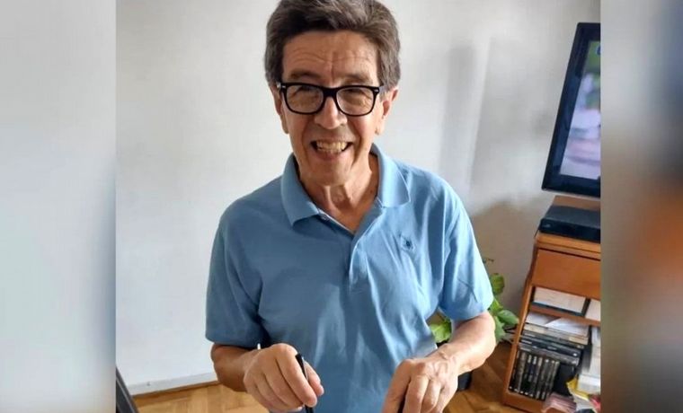 El playero Arturo López tiene 66 años.
