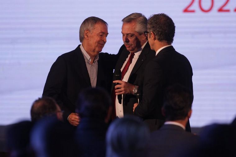 FOTO: Schiaretti, Alberto Fernández y Martín Llaryora.