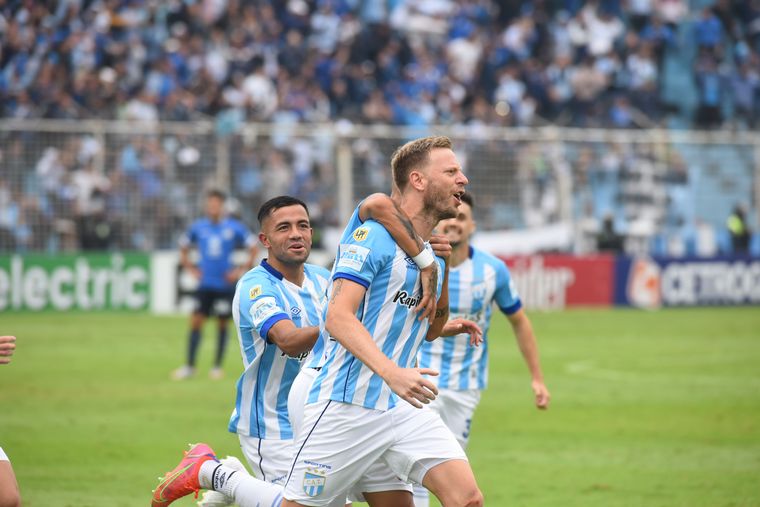 FOTO: Talleres sigue mal en la Copa y cayó 3-0 frente a Atlético Tucumán