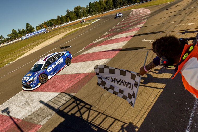 Se termina la función, todo sonó 'a violines' para la banda del 'Moño Dorado'
