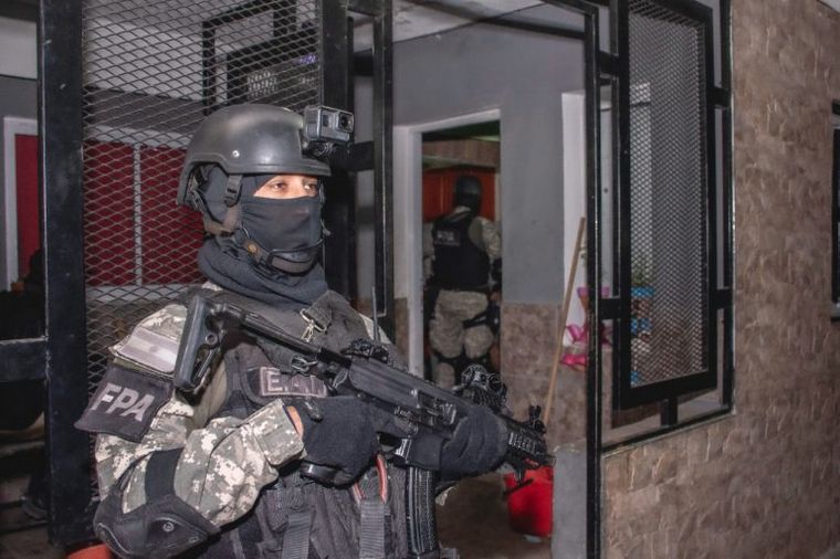 FOTO: Desbaratan dos organizaciones narco en Córdoba: 17 detenidos