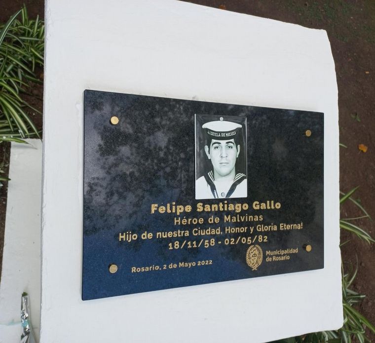 FOTO: Emotivo homenaje al soldado Felipe Gallo.