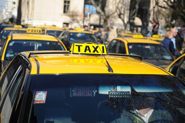 FOTO: Los titulares de los taxis piden un 40 por ciento de aumento en la tarifa.
