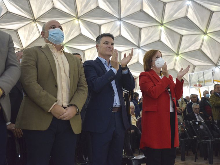 Eduardo Acastello, Pablo Sibilla y Alejandra Vigo en el Instituto Técnico Renault.