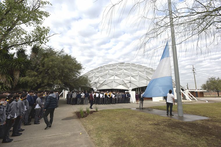 7 hectáreas de parque con 3 canchas de fútbol, 5 de volley y 2 de basket.