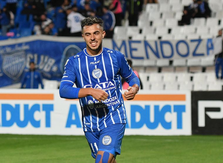 Martín Ojeda celebra el gol del triunfo de Godoy Cruz.