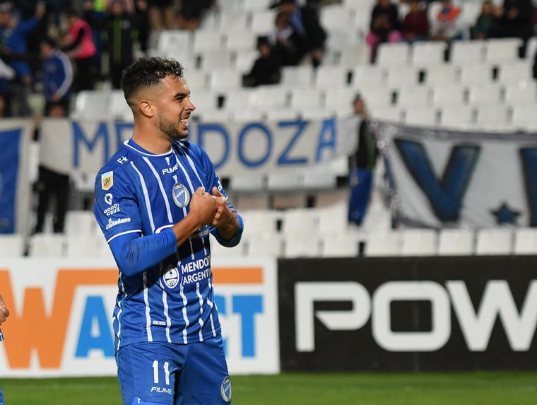 Martín Ojeda celebra el gol del triunfo de Godoy Cruz.