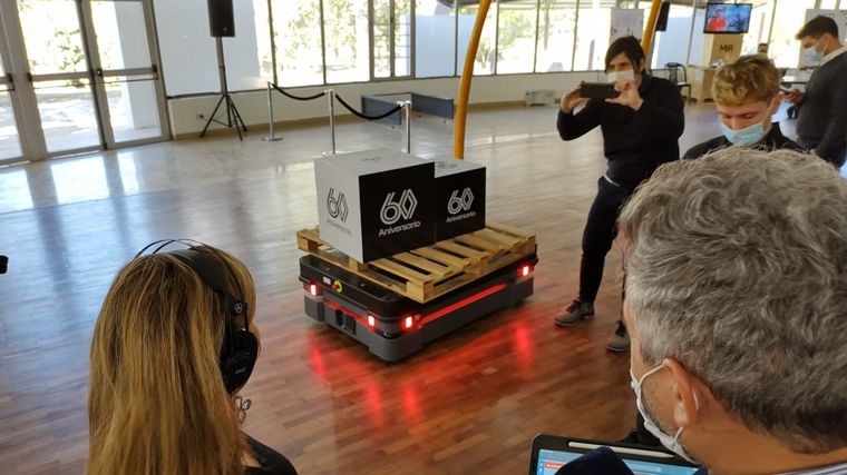 Los alumnos del Instituto Renault realizan la Feria Industria 4.0.