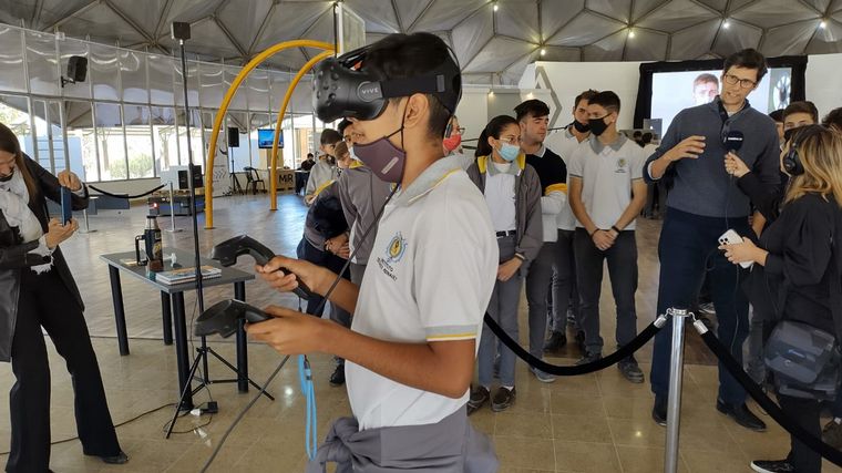 Los alumnos del Instituto Renault realizan la Feria Industria 4.0.