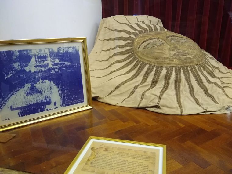 Imágenes de la galería de honor de las banderas de América.