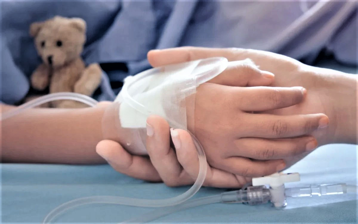 El niño de 8 años está internado en Rosario.