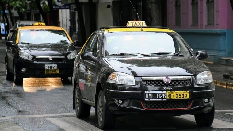 FOTO: Aumenta la tarifa de taxis y remises en Rosario. 