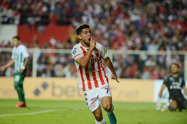 FOTO: Mauro Luna Diale festeja el primer gol de Unión.