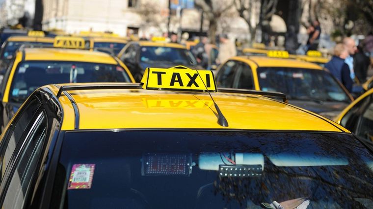 FOTO: Los choferes consideran insuficiente el aumento de las tarifas de taxis.
