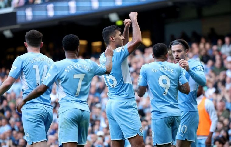 FOTO: El City goleó 5-0 al Newcastle y dio un paso clave al título en la Premier