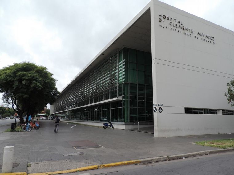 El hombre baleado está internado en la sala de cuidados críticos.