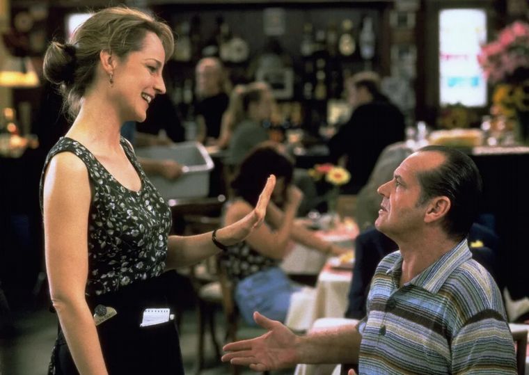 Un amor que parece imposible y estalla en medio de la comedia.