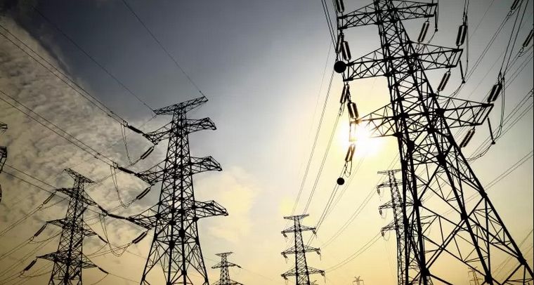 FOTO: El Gobierno decidió posponer un mes la suba en la energía eléctrica. 