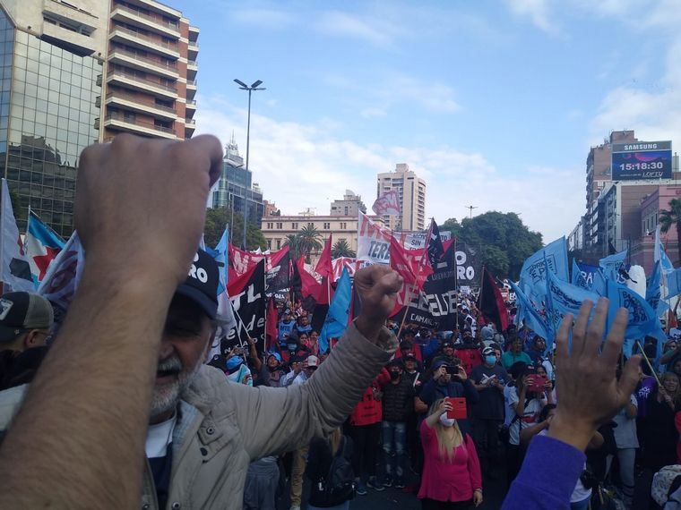 La marcha piquetera nacional pasó por Córdoba.