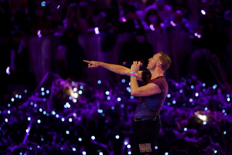 FOTO: Coldplay viene sorprendiendo al mundo con conciertos que incluyen Lengua de Señas