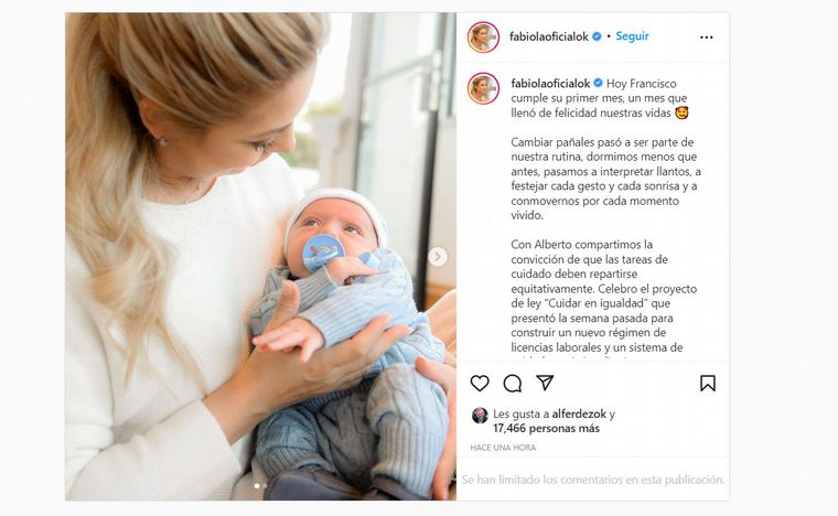 FOTO: Fabiola Yañez con Francisco Fernández, a un mes de su nacimiento