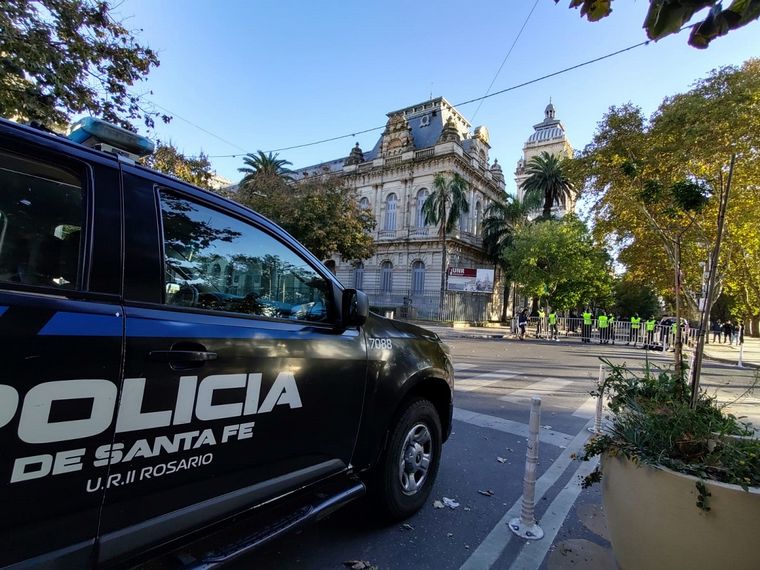 Cumbre judicial en Rosario: fuerte presencia policial en la zona