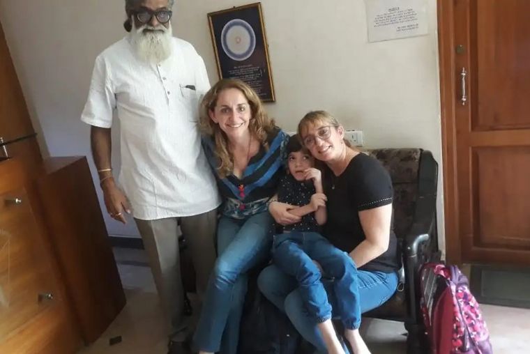 Bárbara Anderson y Myrna se conocieron en persona en la India