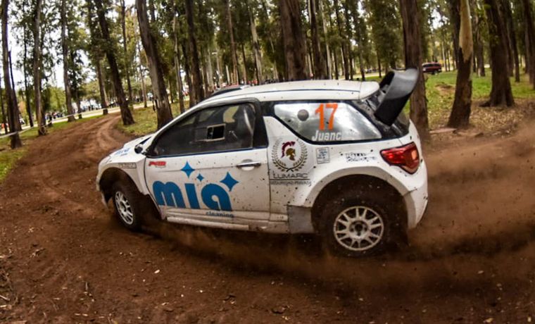 Juan y Mia Dechiara (Citroen) son escoltas en Maxi Rally.