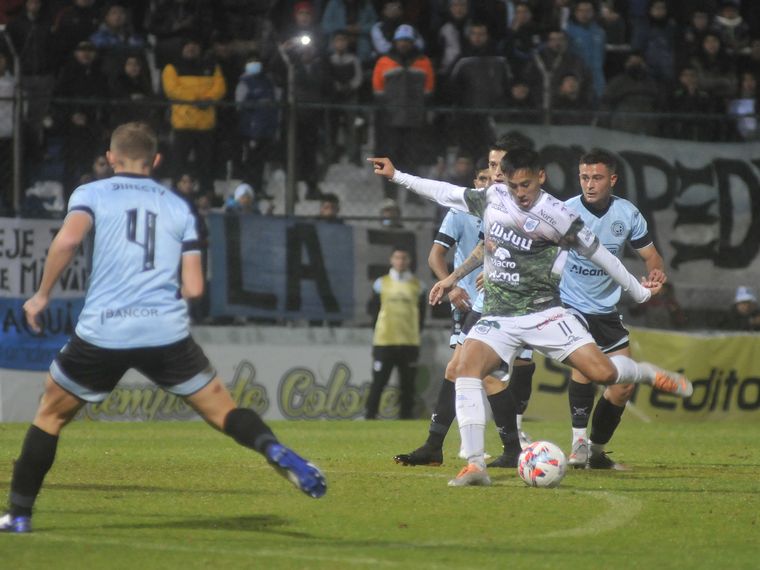 Matías Reali anotó el gol del triunfo del "Lobo jujeño" ante Belgrano.
