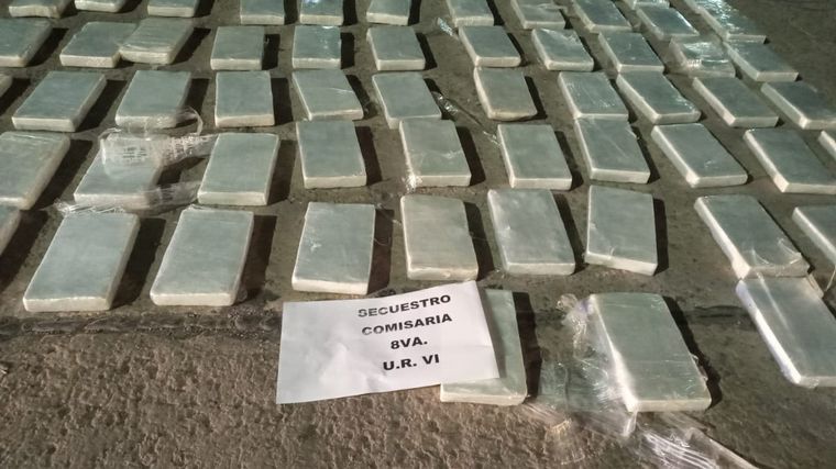 FOTO: Hallaron cocaína en un campo en Pergamino