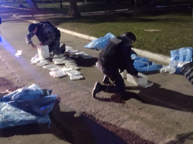 Hallaron cocaína en un campo en Pergamino