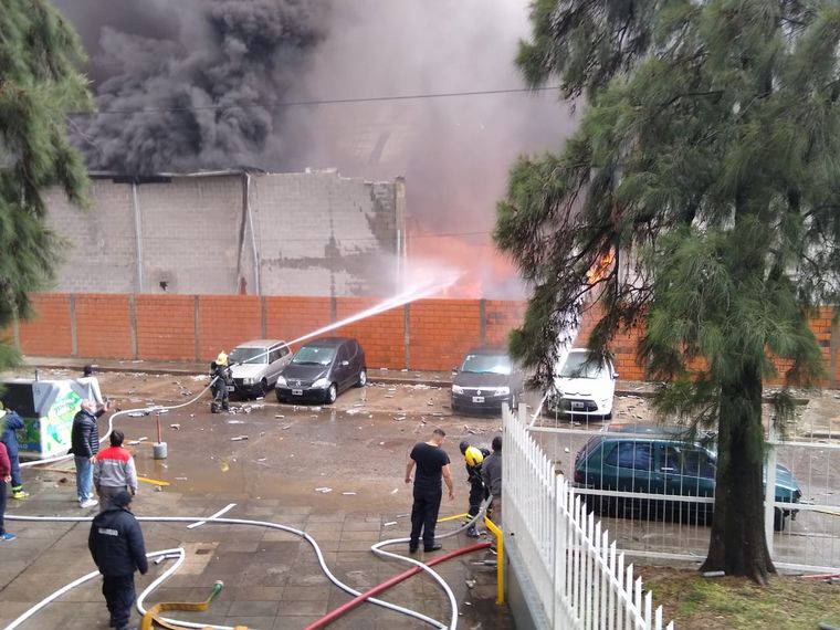 FOTO: Un incendio se produjo en Dock Sud