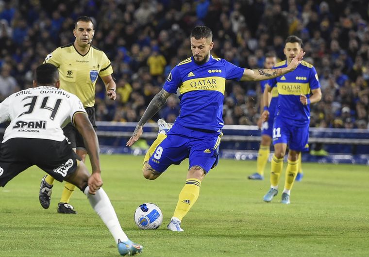 FOTO: Darío Benedetto volvió a marcar y fue el jugador más desequilibrante del 