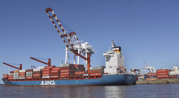FOTO: El Gobierno prepara medidas contra las "importaciones especulativas".  