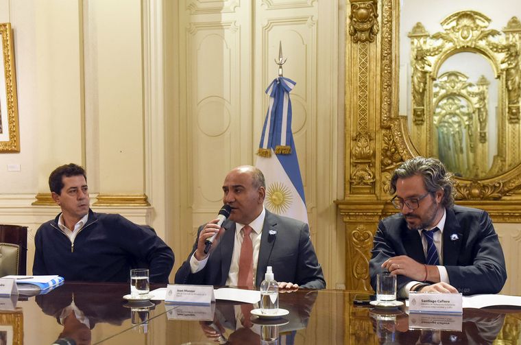FOTO: Juan Manzur encabezó la reunión de gabinete en Casa Rosada.