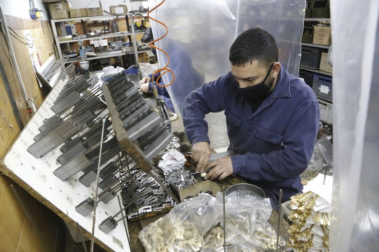 Nueva suma fija de ART por trabajador (Foto: archivo)