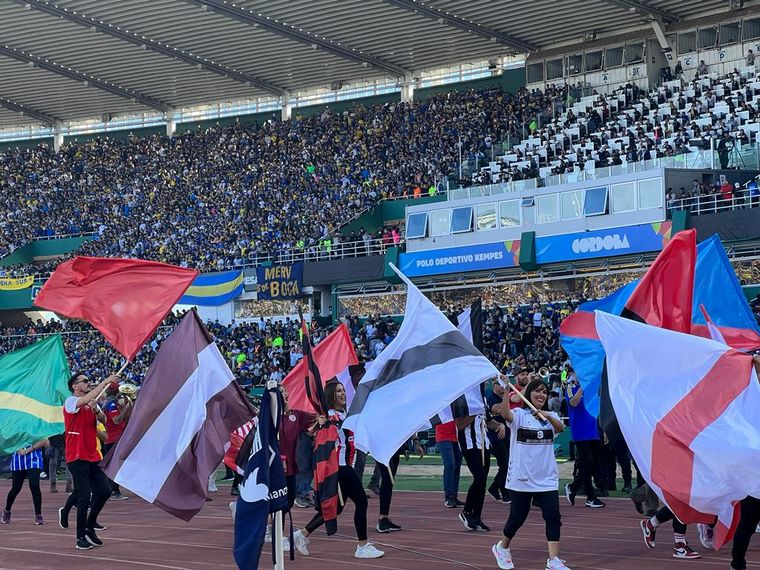 Los hinchas entraron a la cancha minutos antes comenzar el encuentro entre Boca-Tigre